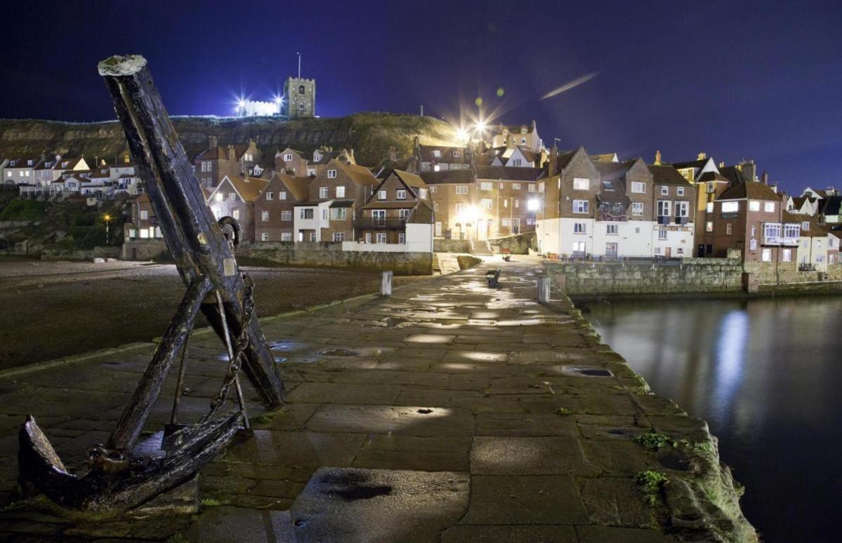 Frasers Of Whitby Esterno foto