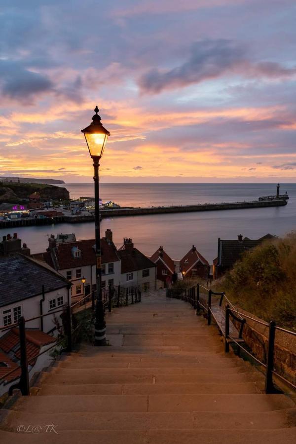 Frasers Of Whitby Esterno foto